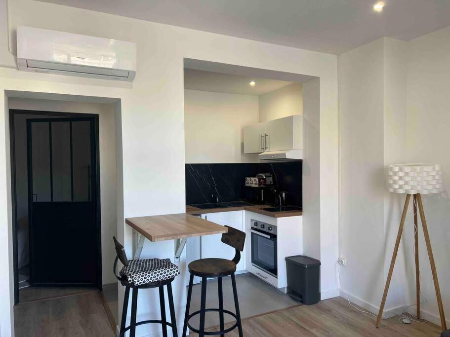 Montpellier Centre - La Fenetre De L'Ecusson Apartamento Exterior foto